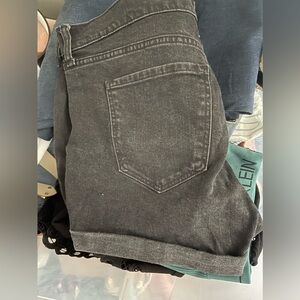 Old Navy - Stiff Denim Boyfriend Short- Size 10